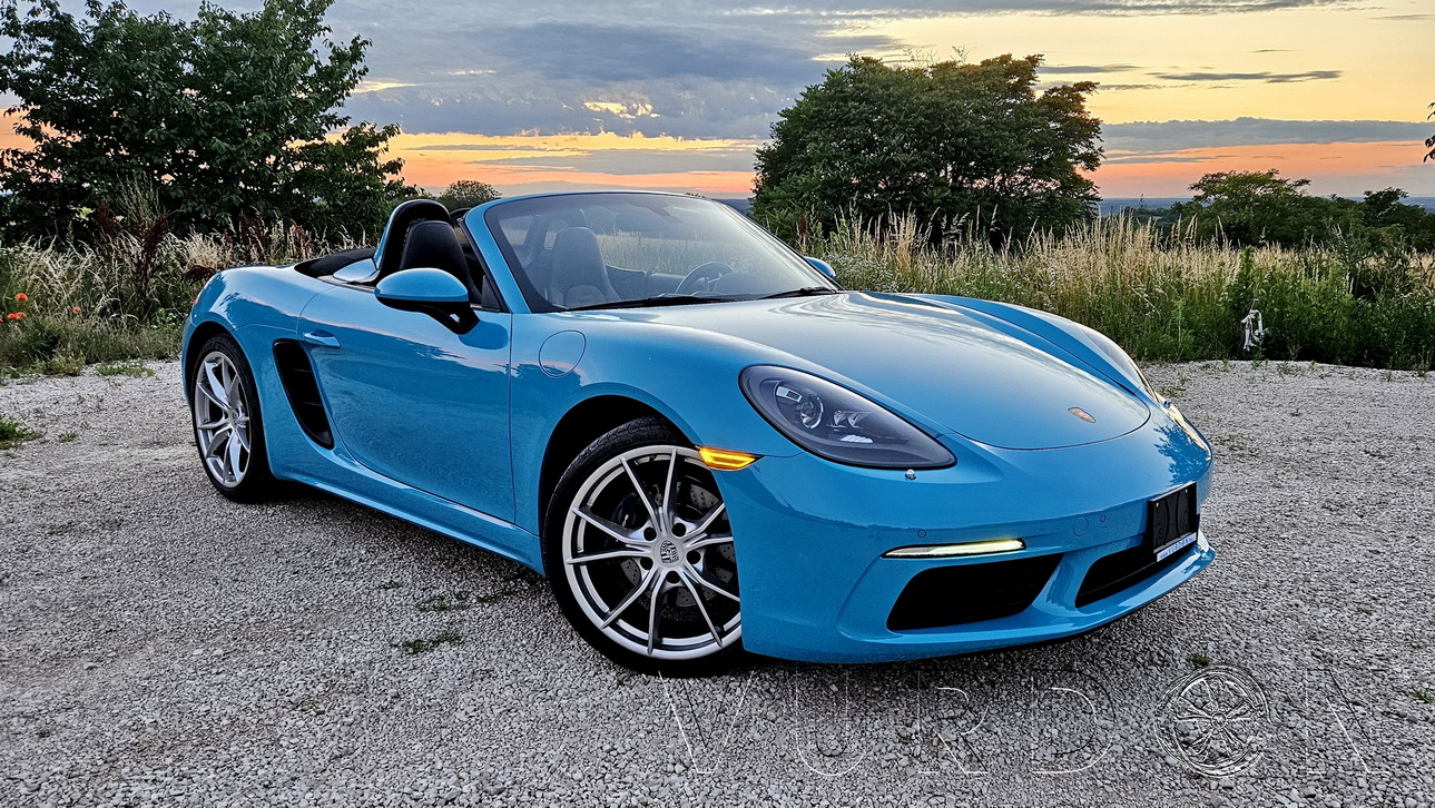 Porsche 718 Boxster 2017 Miami Blue